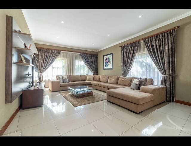 4 BEDROOM HOUSE FOR SALE IN EYE OF AFRICA ESTATE